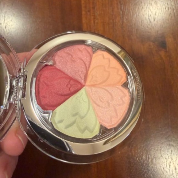 Jill Stuart Sakura Bouquet Blush in Rosy Cherry Blossom - Picture 2 of 3